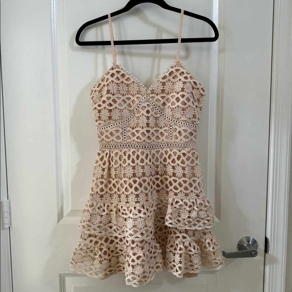 Beautiful Lulu’s Light Pink Lace Dress